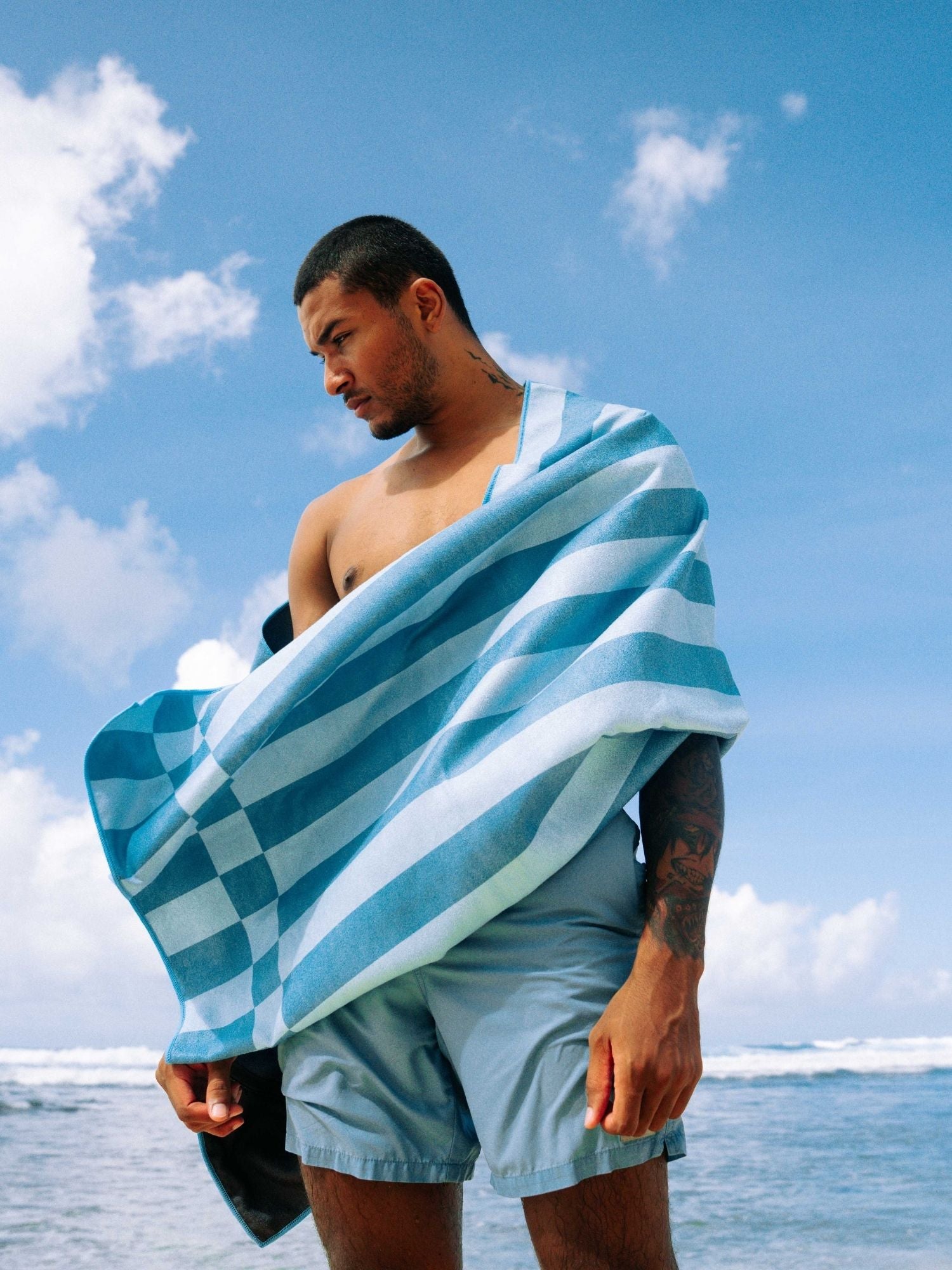 Lagoon Lines - Telo da viaggio e da spiaggia ad asciugatura rapida con tasca segreta