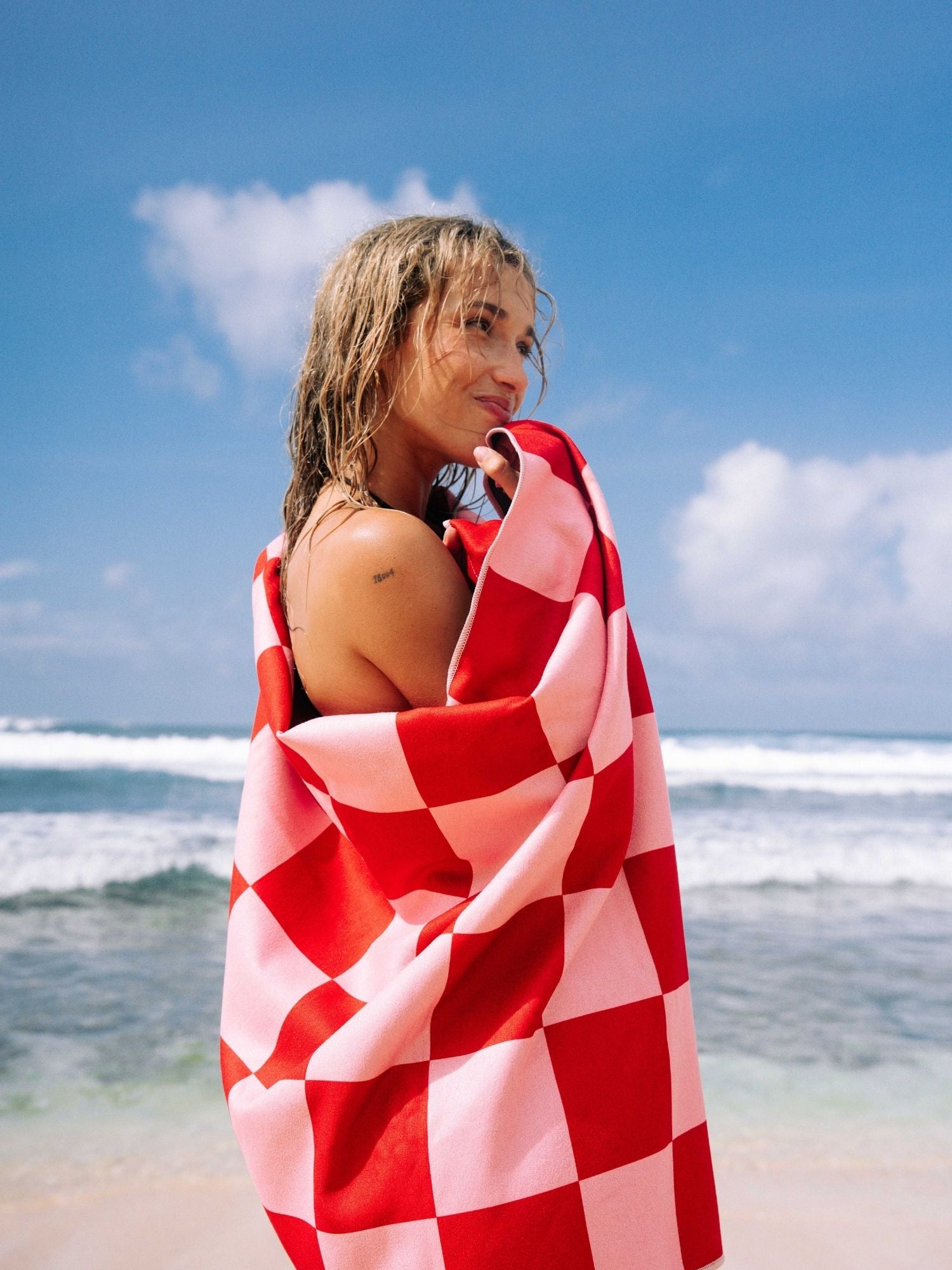 Cherry Checker - Telo da viaggio e da spiaggia ad asciugatura rapida con tasca segreta