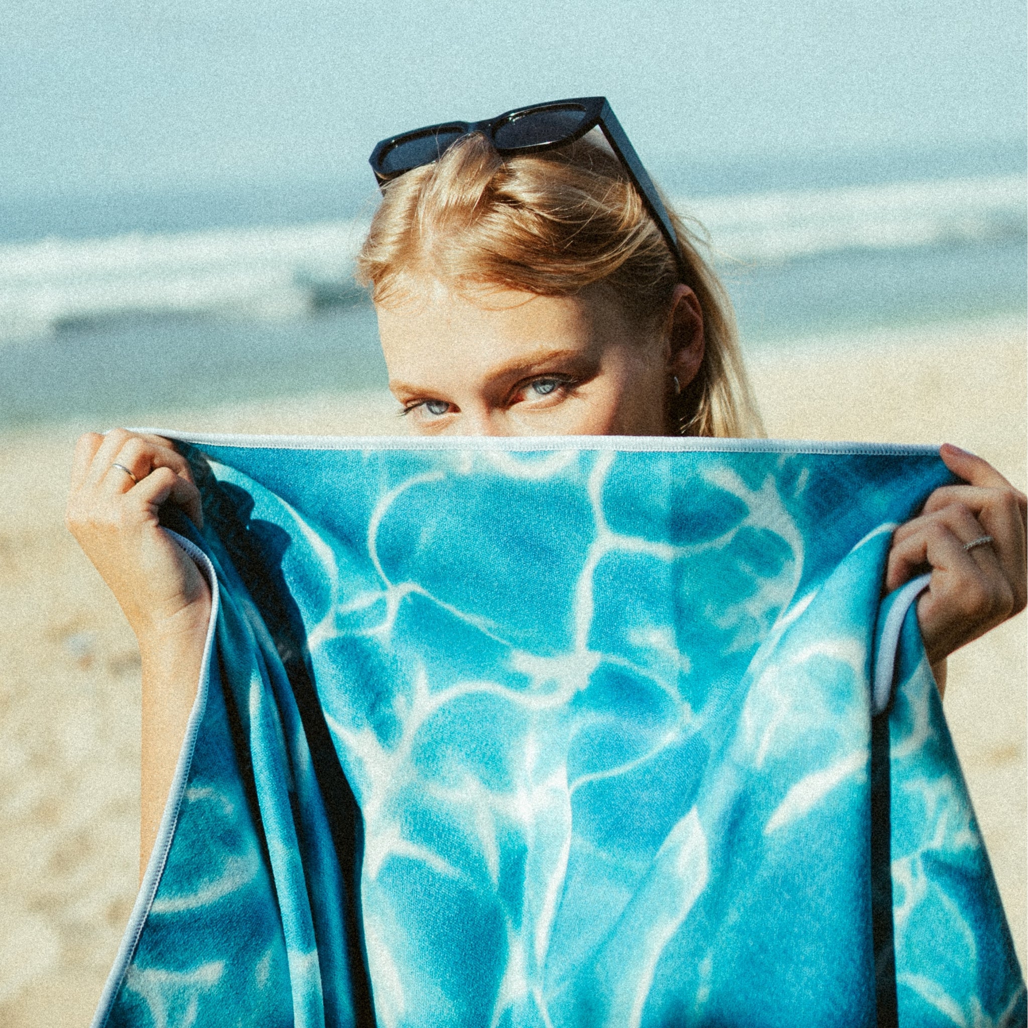 Leo Swim - Telo da viaggio e da spiaggia ad asciugatura rapida con tasca segreta