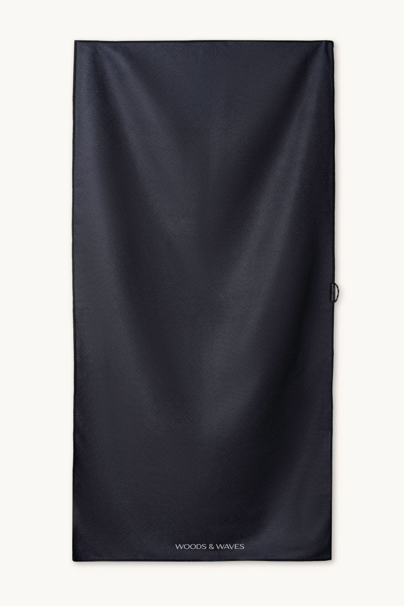 Clear Black - Duschhandtuch aus Premium Mikrofaser - angenehm auf der Haut - woodsandwaves.co