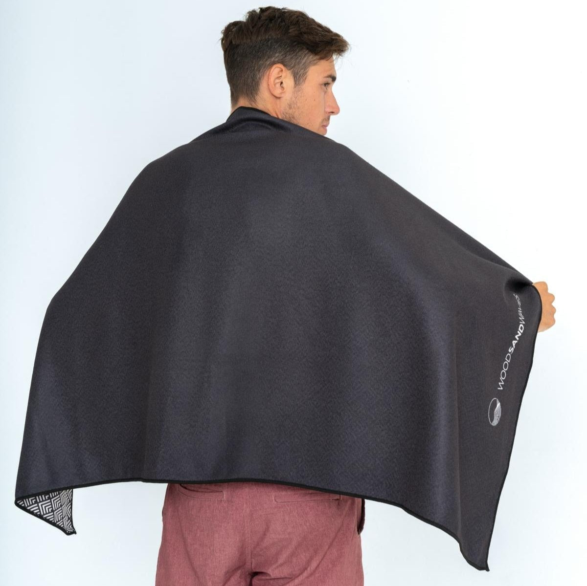 Clear Black - Duschhandtuch aus Premium Mikrofaser - angenehm auf der Haut - woodsandwaves.co