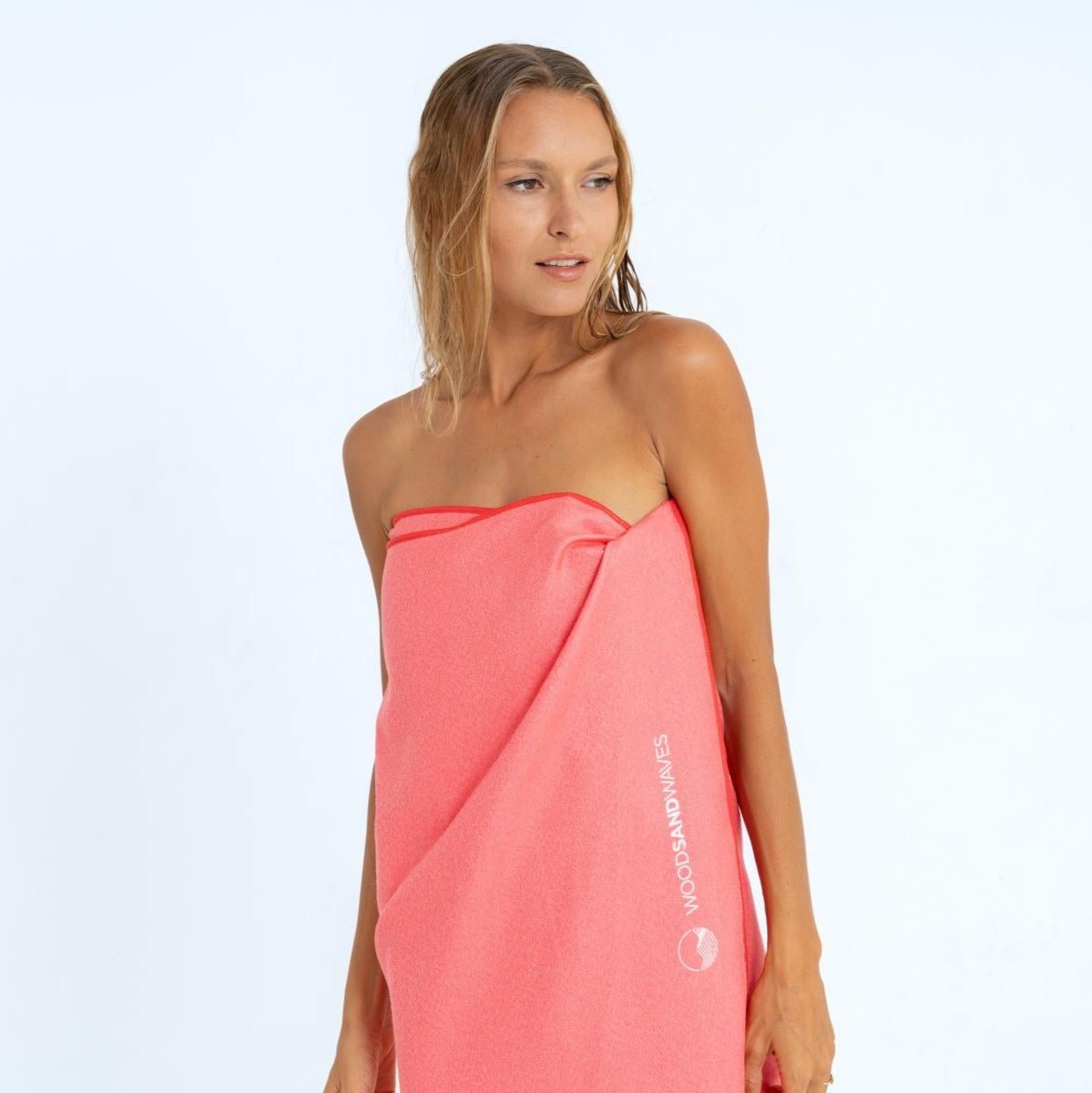 Clear Red - Duschhandtuch aus Premium Mikrofaser - angenehm auf der Haut - woodsandwaves.co