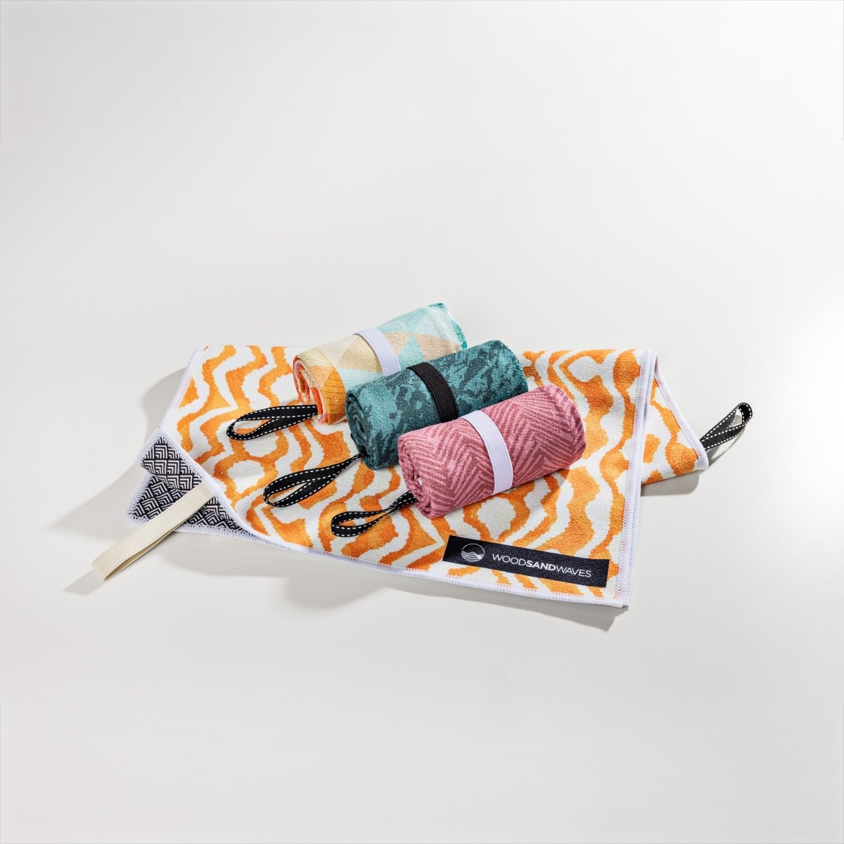 Green Energy Flow - Ultra - leichtes Outdoor - und Wanderhandtuch - woodsandwaves.co