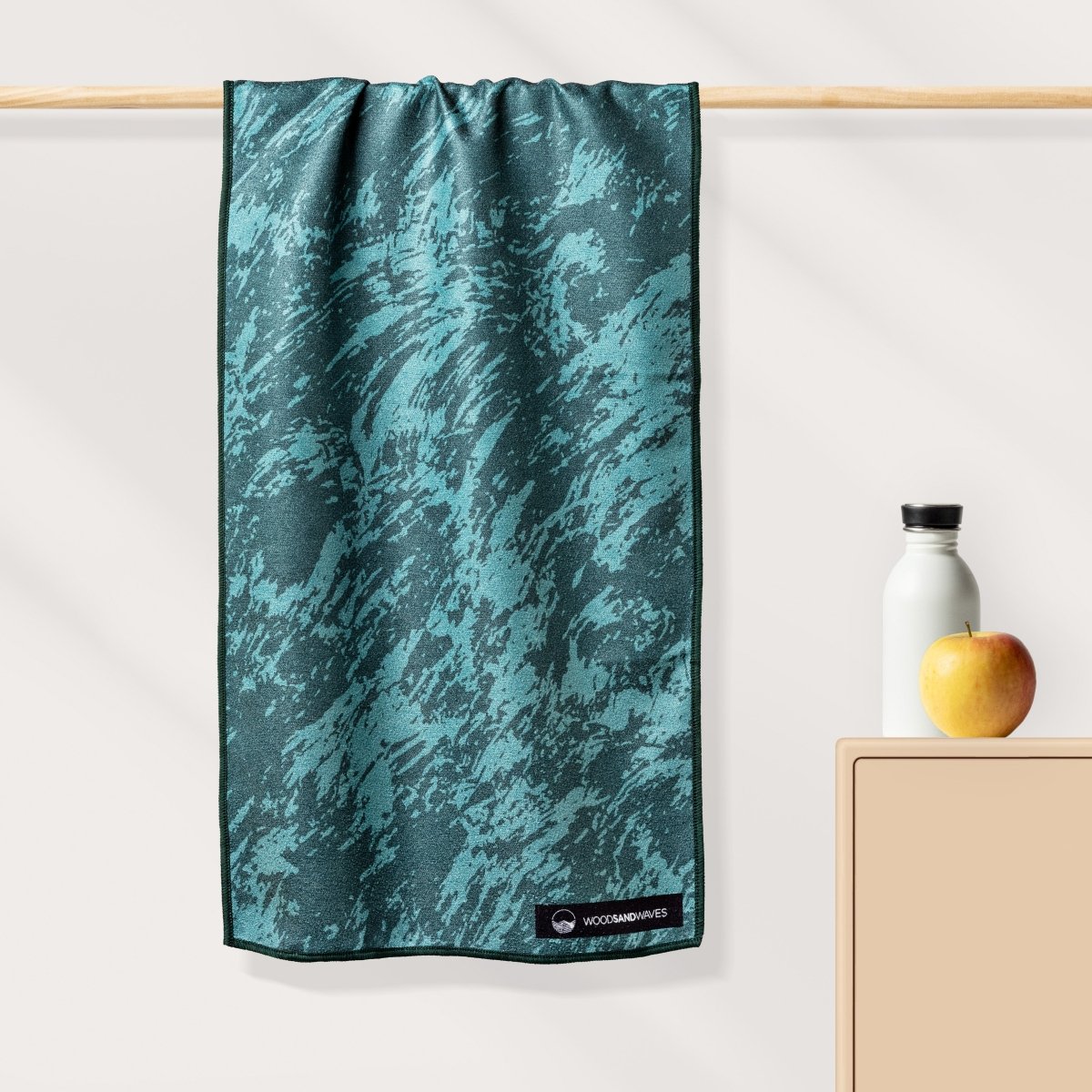 Green Energy Flow - Ultra - leichtes Outdoor - und Wanderhandtuch - woodsandwaves.co