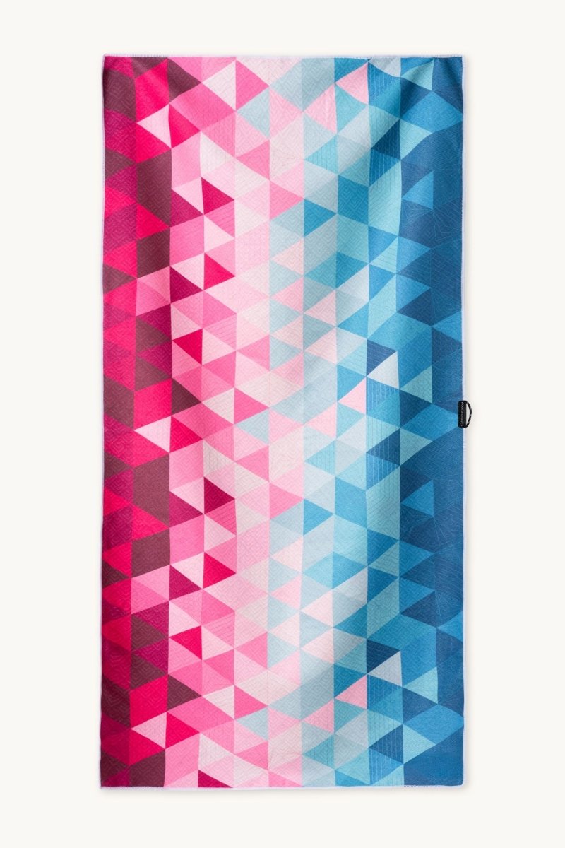 Kaleidoscope - Duschhandtuch aus Premium Mikrofaser - angenehm auf der Haut - woodsandwaves.co