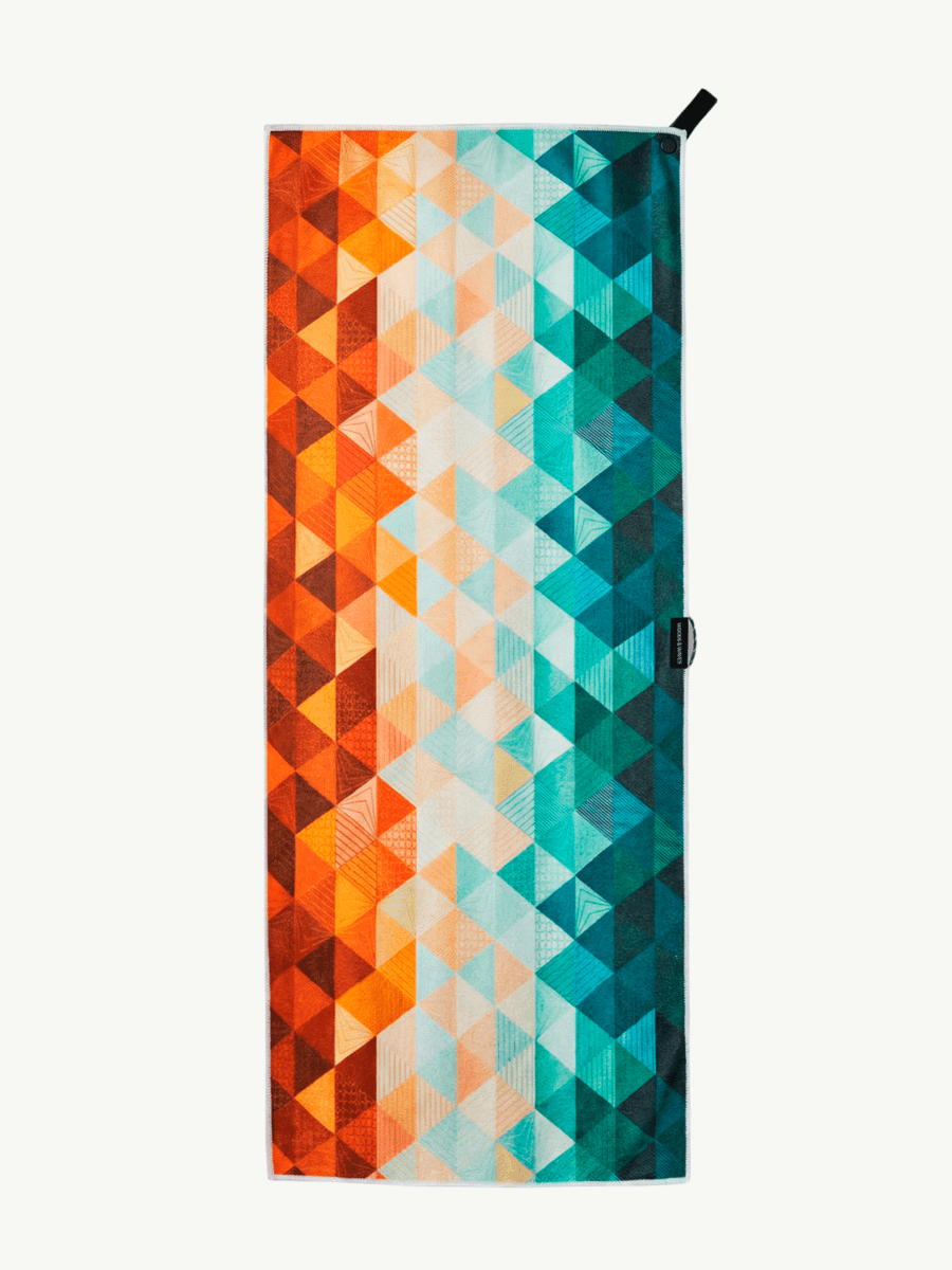 Kaleidoscope Orange - Sporthandtuch mit Magnet & Zipper - Tasche - woodsandwaves.co