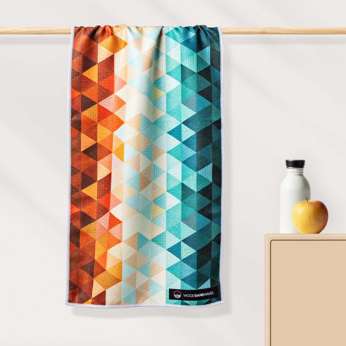 Kaleidoscope Orange - Ultra - leichtes Outdoor - und Wanderhandtuch - woodsandwaves.co