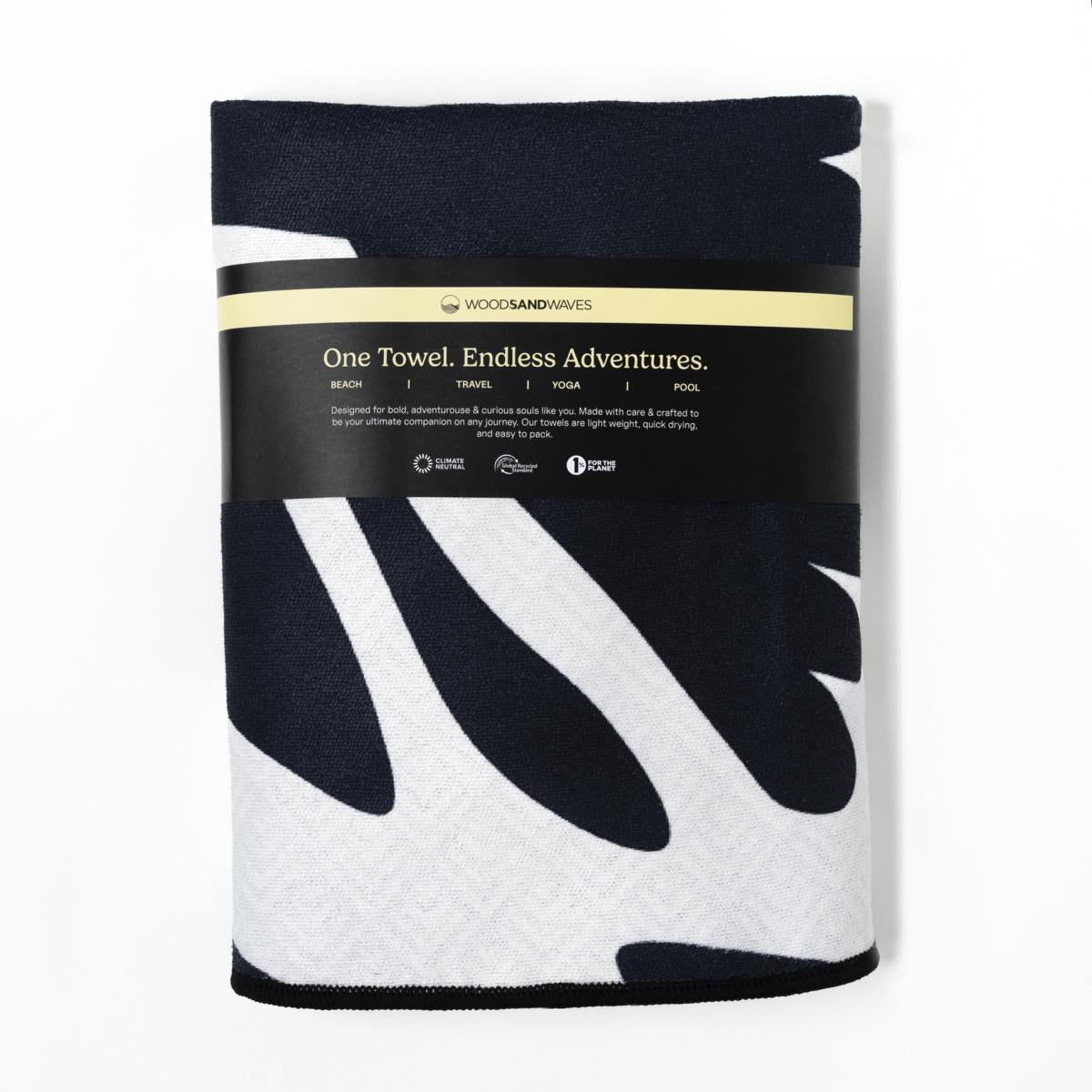 Midnight Florals - Ultra - leichtes Outdoor - und Wanderhandtuch - woodsandwaves.co