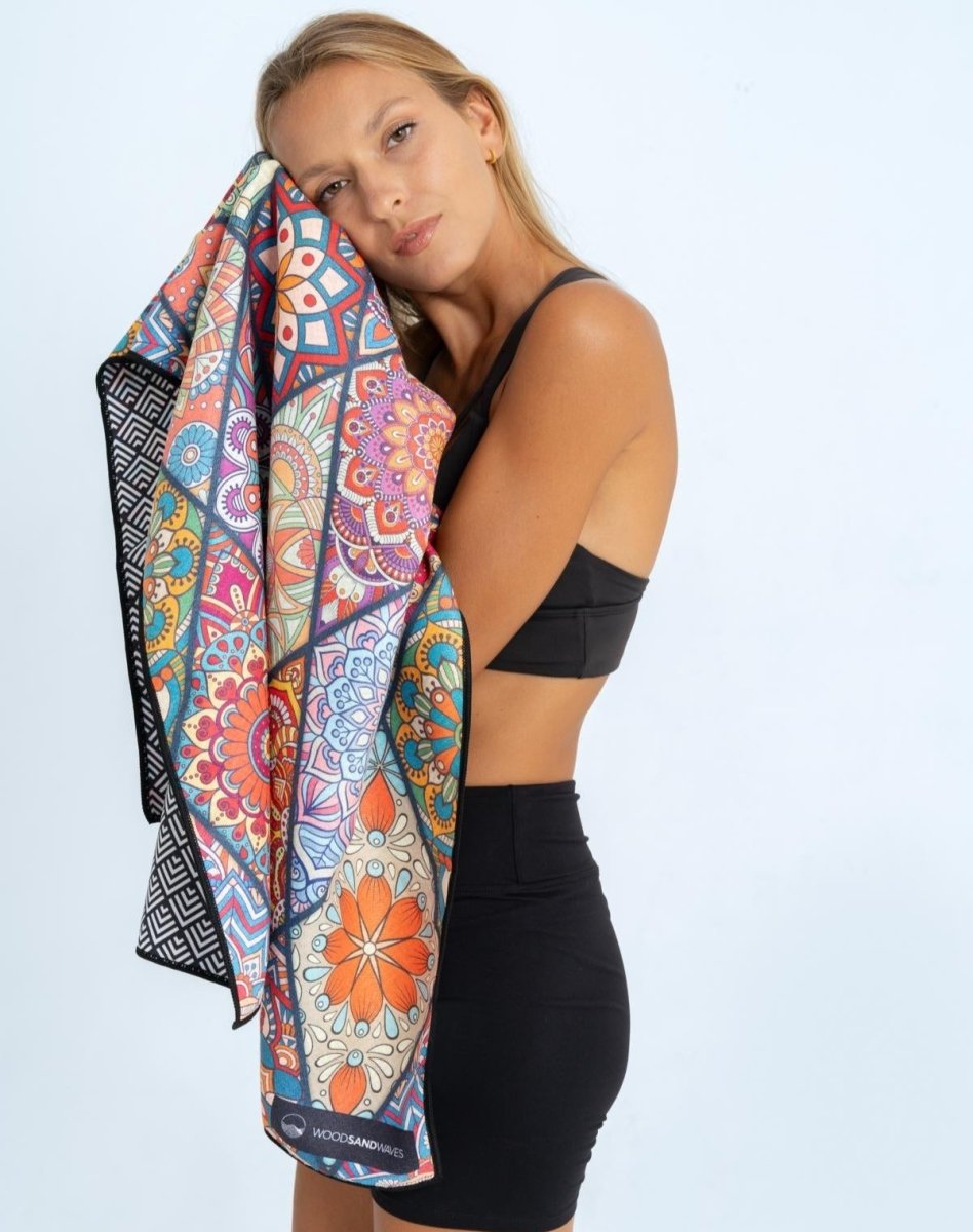 Mosaics - Duschhandtuch aus Premium Mikrofaser - angenehm auf der Haut - woodsandwaves.co