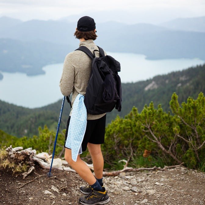 Natural Flow - Ultra - leichtes Outdoor - und Wanderhandtuch - woodsandwaves.co