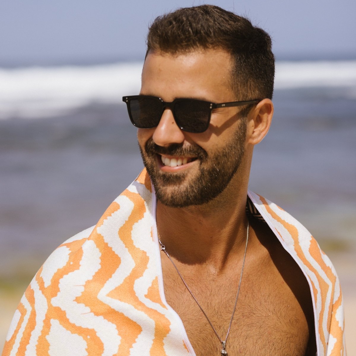 Schnelltrocknendes Reise - und Strandtuch mit Geheimfach - woodsandwaves.co