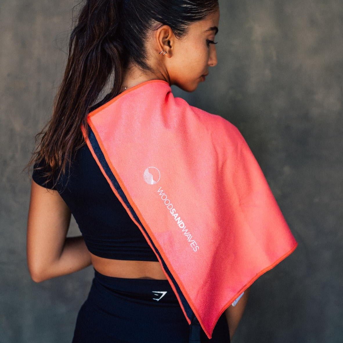 Sporthandtuch mit Magnet & Zipper - Tasche - woodsandwaves.co