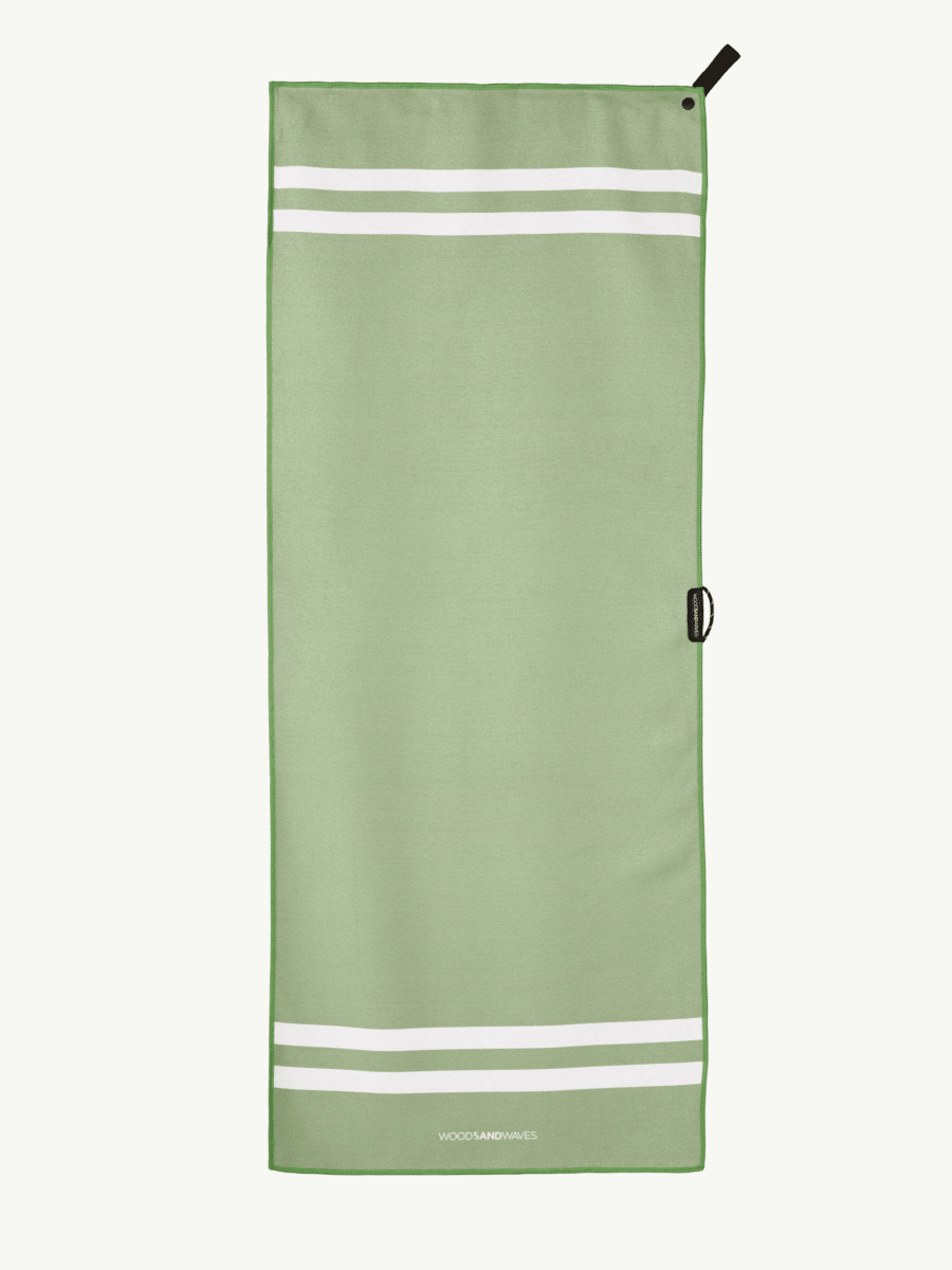 Stripes Green Matcha - Sporthandtuch mit Magnet & Zipper - Tasche - woodsandwaves.co